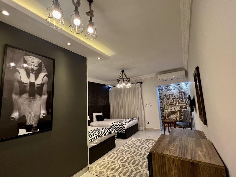 New Museum Guest House Pyramids View image