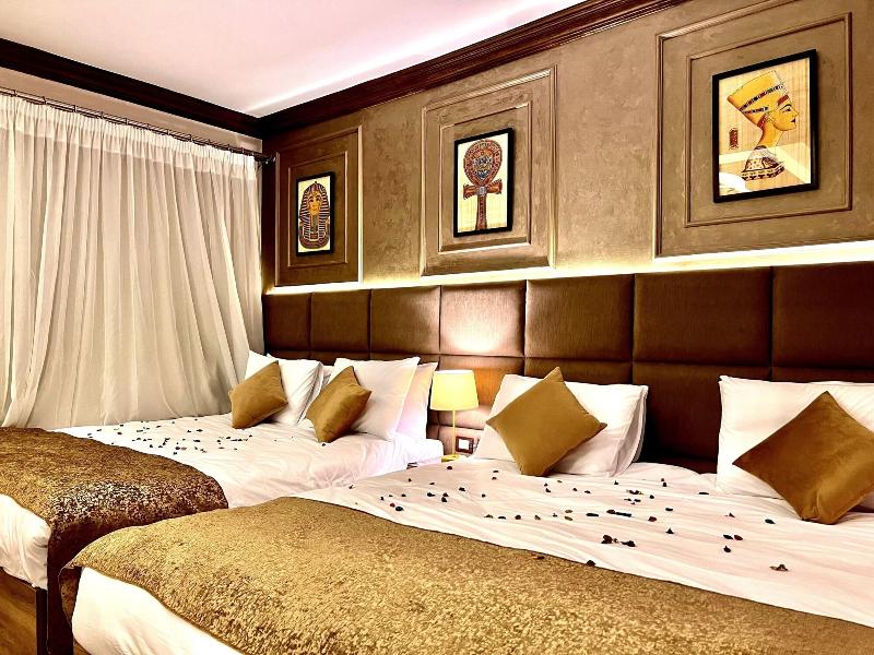 New Museum Guest House Pyramids View image