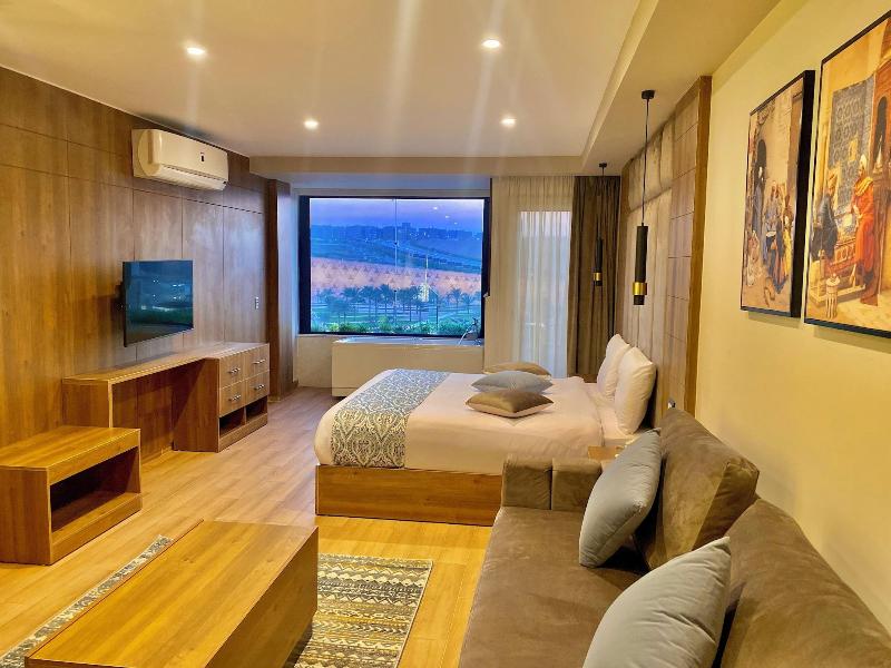 New Museum Guest House Pyramids View image