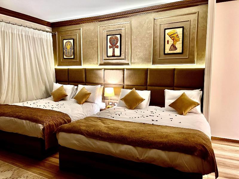 New Museum Guest House Pyramids View image