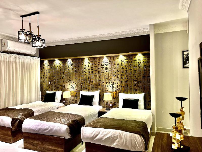 New Museum Guest House Pyramids View image