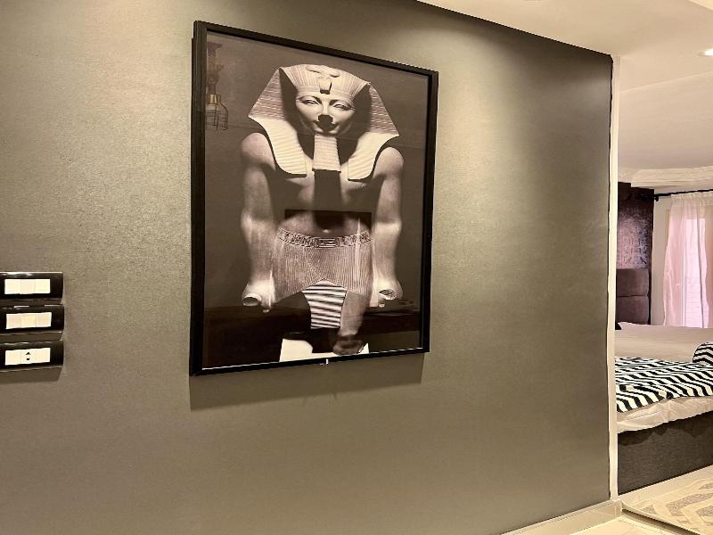 New Museum Guest House Pyramids View image