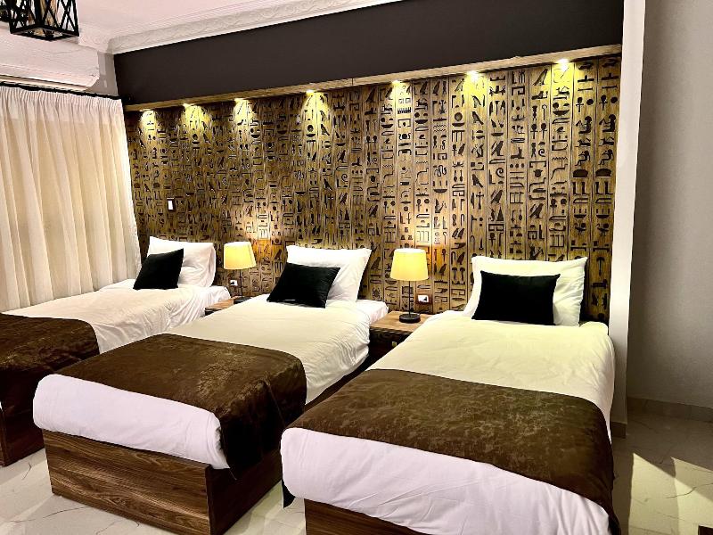 New Museum Guest House Pyramids View image