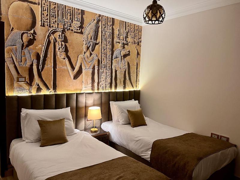 New Museum Guest House Pyramids View image