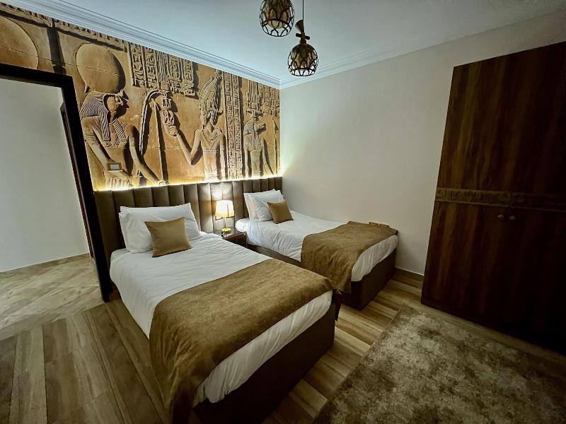 New Museum Guest House Pyramids View image