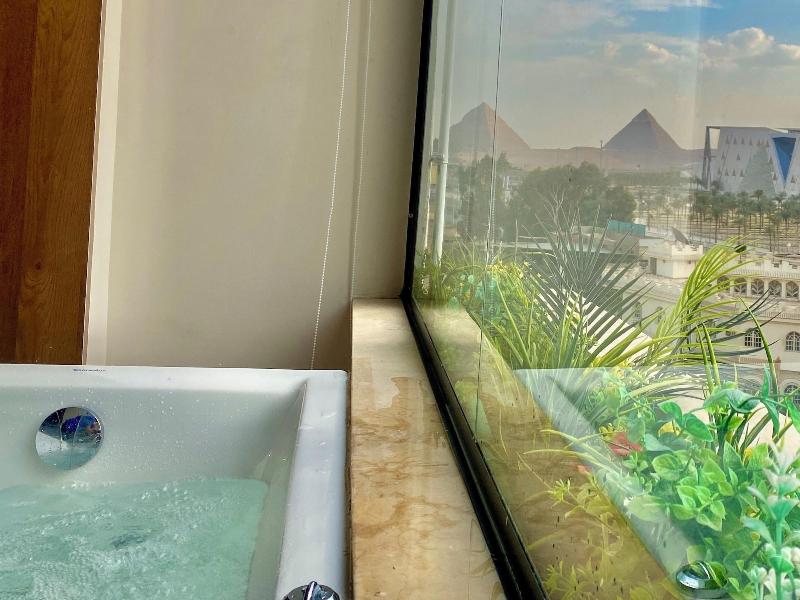 New Museum Guest House Pyramids View image