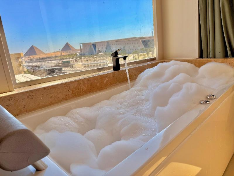 New Museum Guest House Pyramids View image