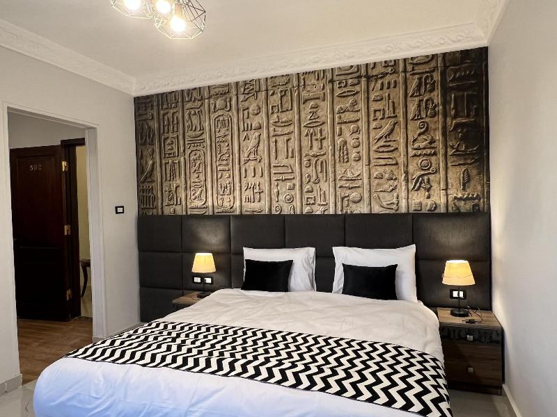 New Museum Guest House Pyramids View image