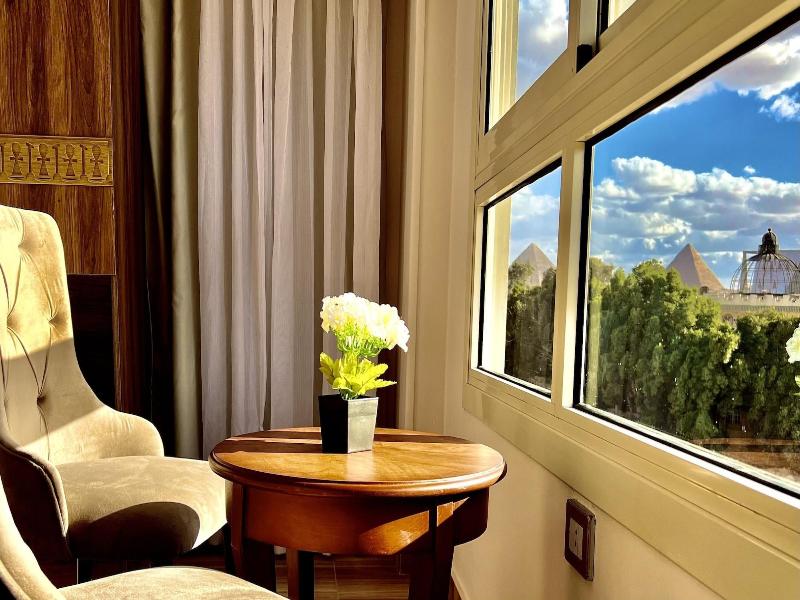 New Museum Guest House Pyramids View image