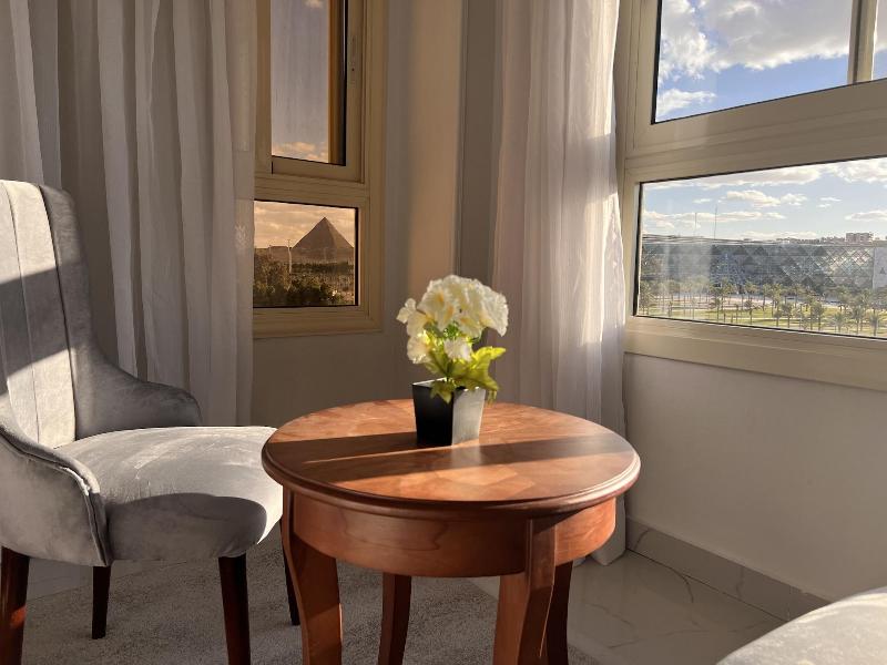 New Museum Guest House Pyramids View image