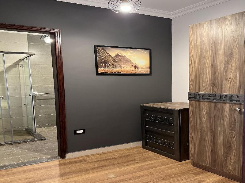 New Museum Guest House Pyramids View image