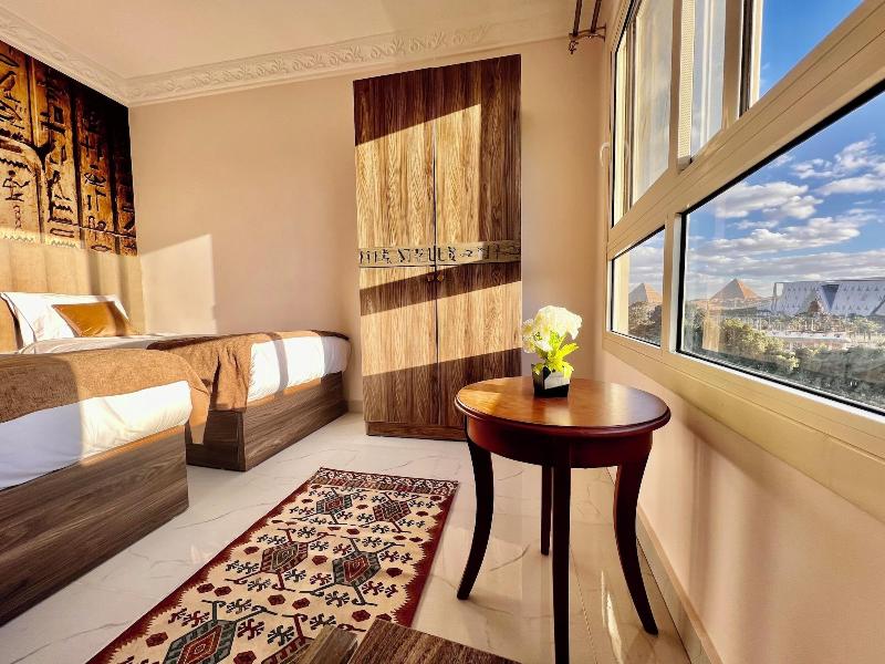 New Museum Guest House Pyramids View image