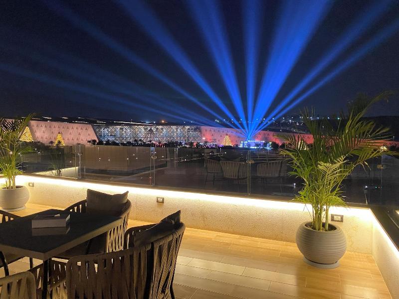 New Museum Guest House Pyramids View image