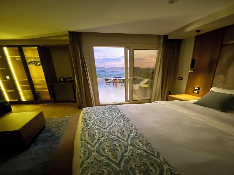 New Museum Guest House Pyramids View image