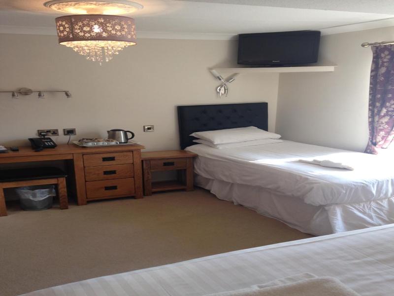 The Elephant & Castle Hotel image