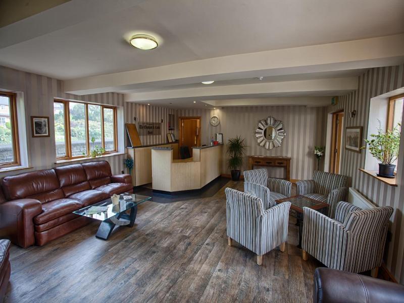 The Elephant & Castle Hotel image