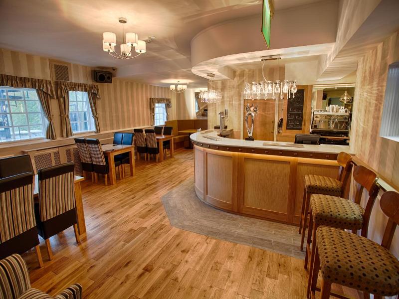 The Elephant & Castle Hotel image