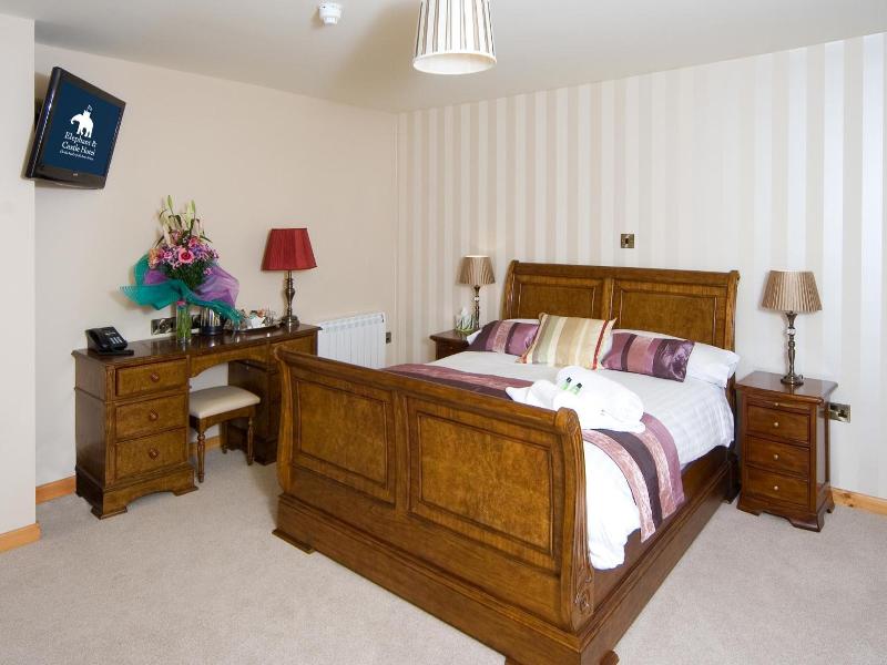 The Elephant & Castle Hotel image