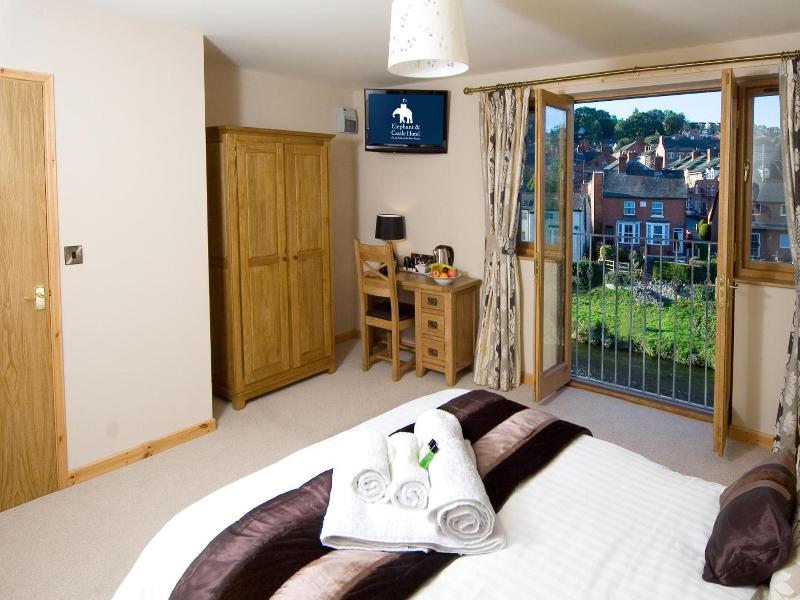 The Elephant & Castle Hotel image