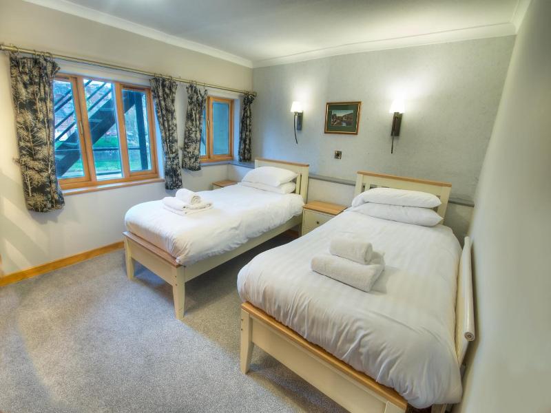 The Elephant & Castle Hotel image
