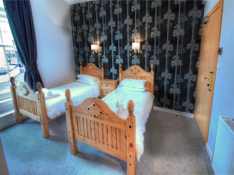 The Elephant & Castle Hotel image