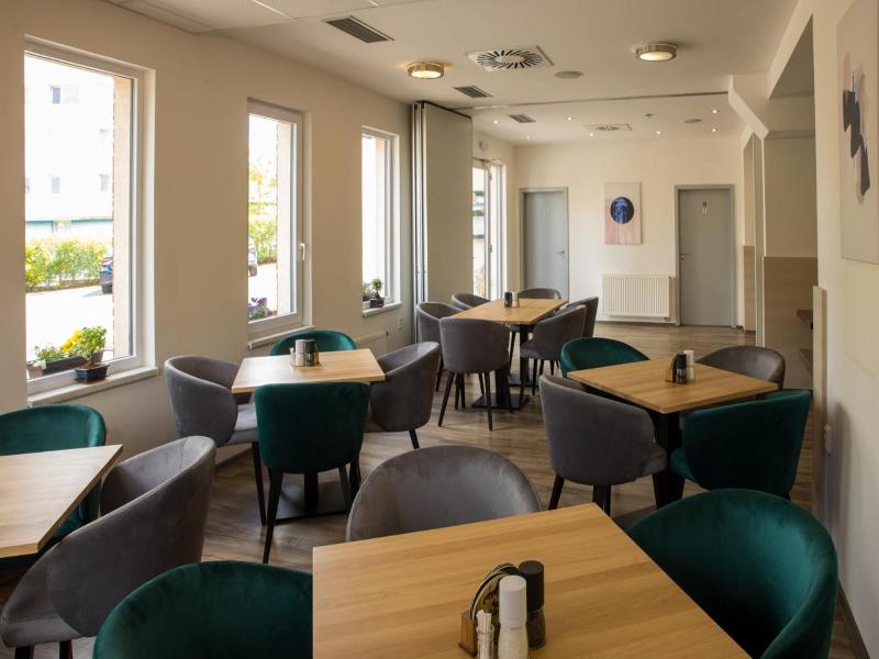 Hotel Kanarek image