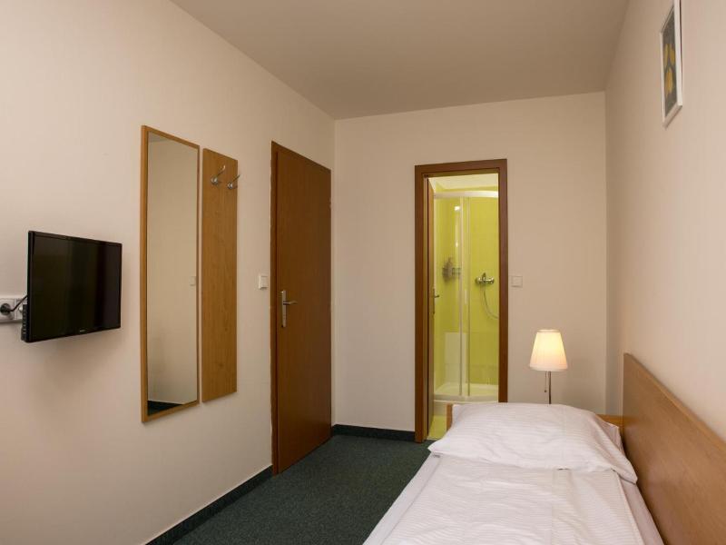 Hotel Kanarek image