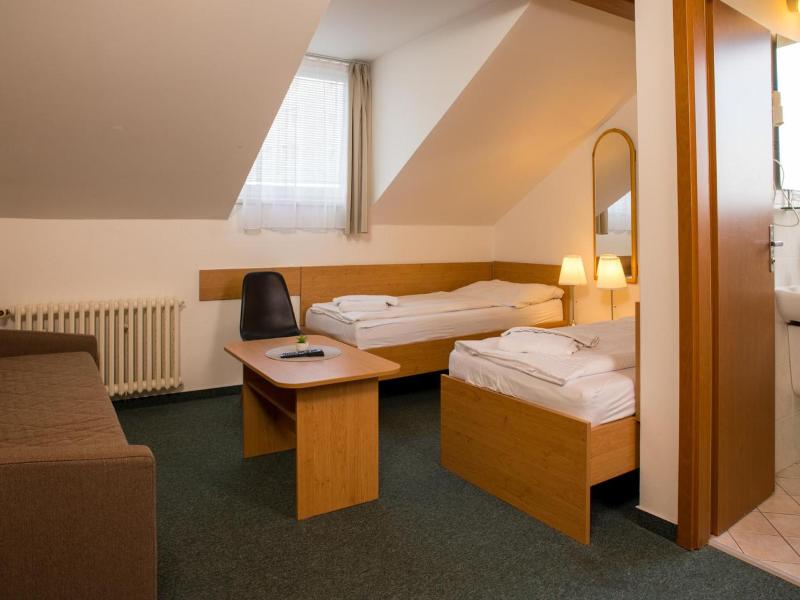 Hotel Kanarek image