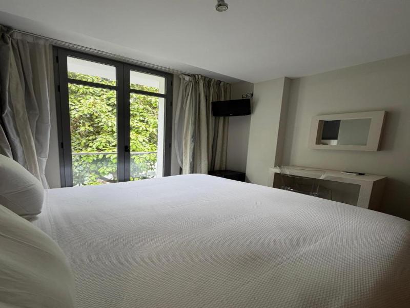 Hotel Avenida 31 image