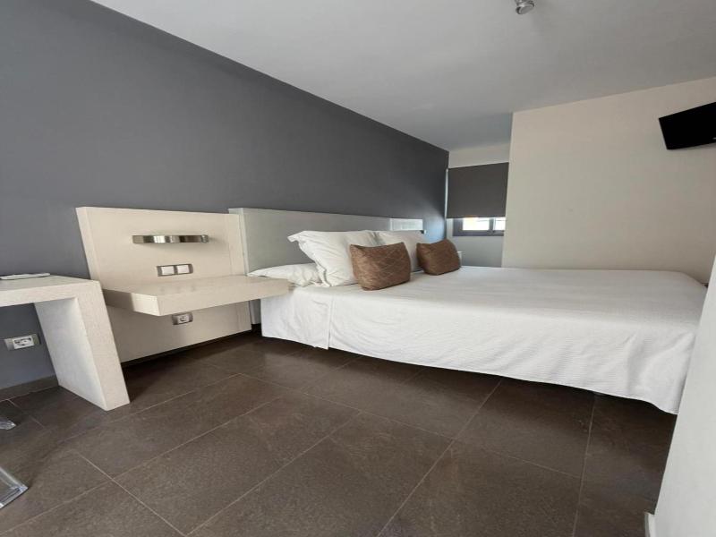 Hotel Avenida 31 image
