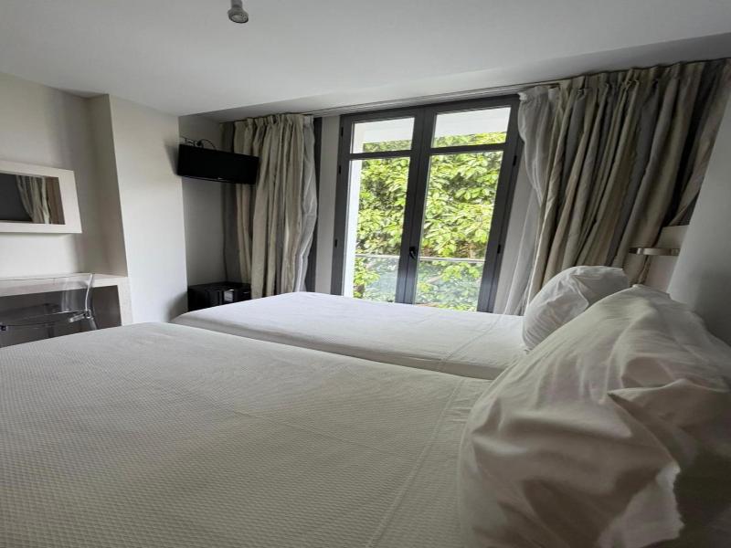 Hotel Avenida 31 image