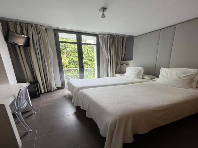 Hotel Avenida 31 image