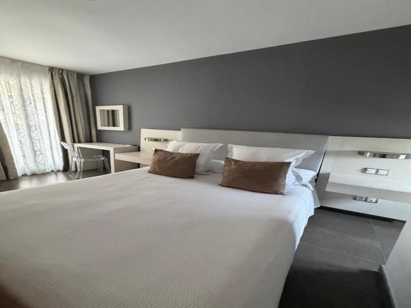 Hotel Avenida 31 image