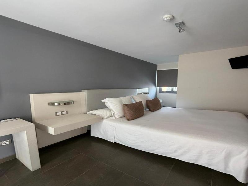Hotel Avenida 31 image