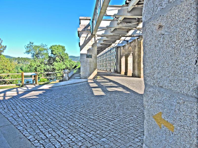 Cruceiro Do Monte image