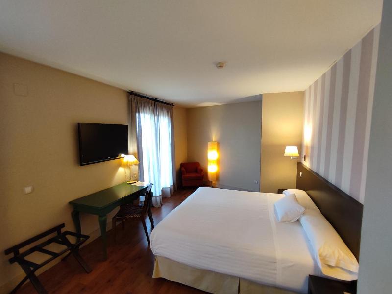 Hotel Puerta Del Arco image