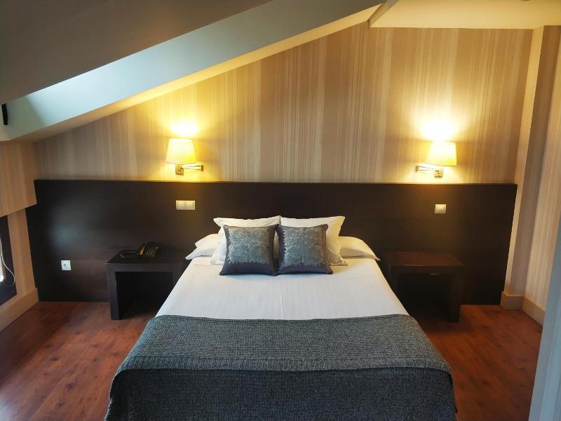 Hotel Puerta Del Arco image