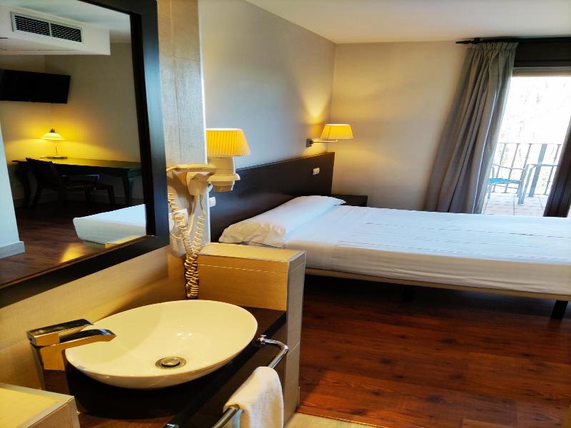 Hotel Puerta Del Arco image