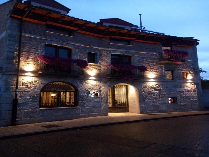Hotel Puerta Del Arco image