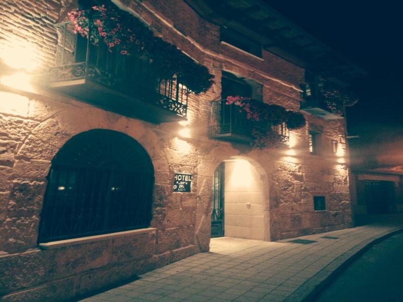 Hotel Puerta Del Arco image