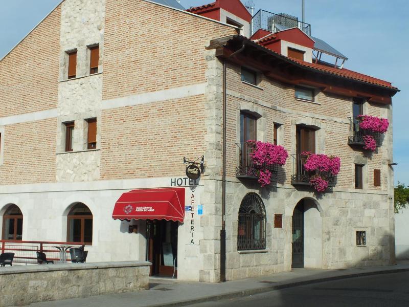 Hotel Puerta Del Arco image