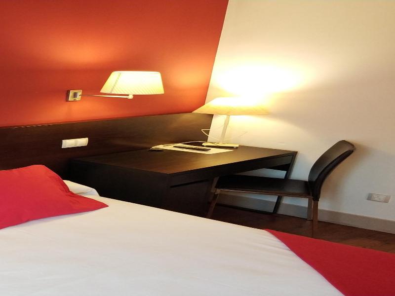 Hotel Puerta Del Arco image