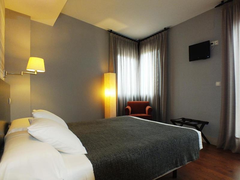 Hotel Puerta Del Arco image