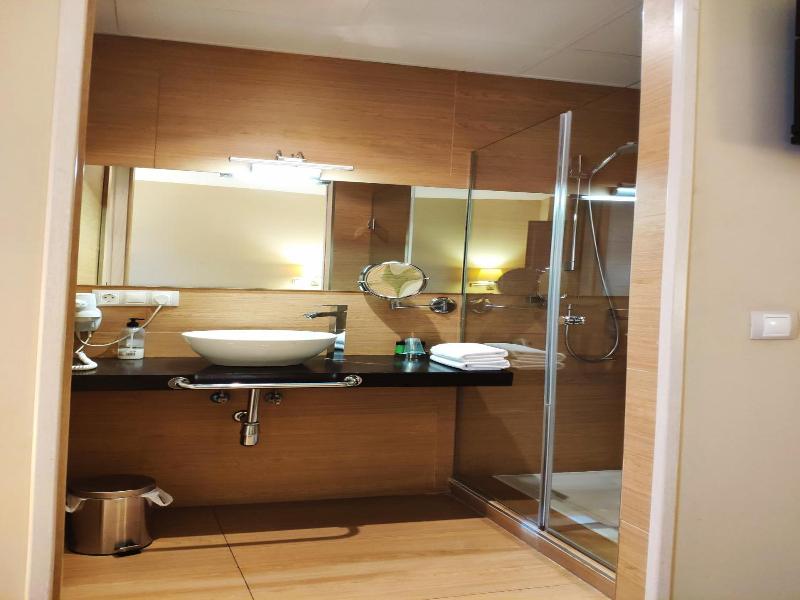 Hotel Puerta Del Arco image