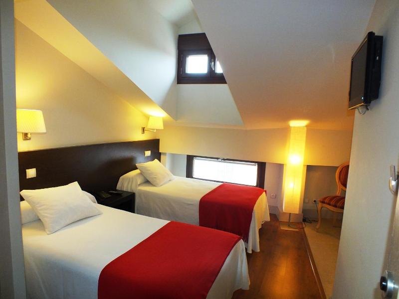 Hotel Puerta Del Arco image