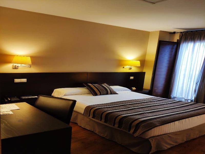 Hotel Puerta Del Arco image