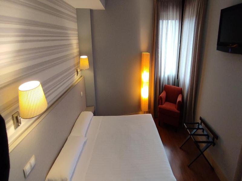 Hotel Puerta Del Arco image