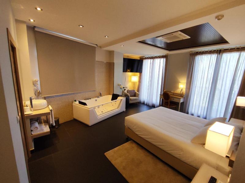 Hotel Puerta Del Arco image
