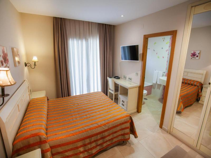 Hotel Versalles image