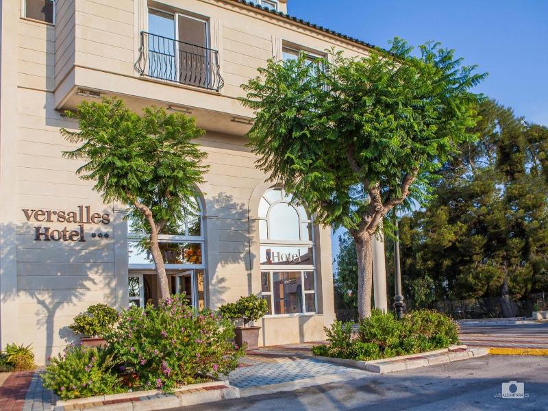 Hotel Versalles image